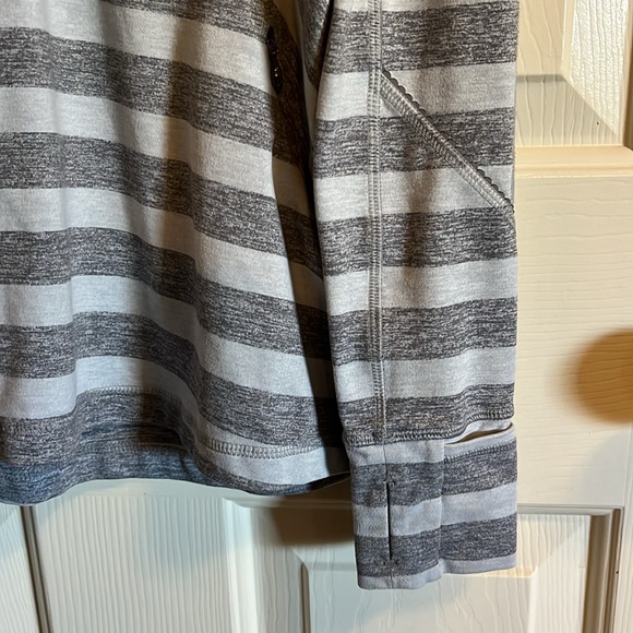 Lululemon Half Zip Pullover 8 - Picture 5 of 5